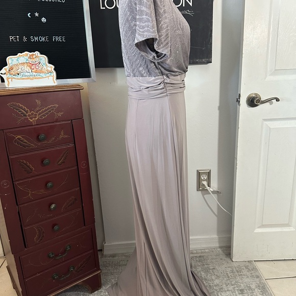 🆕R&M Richards Evening Gown - Picture 14 of 17